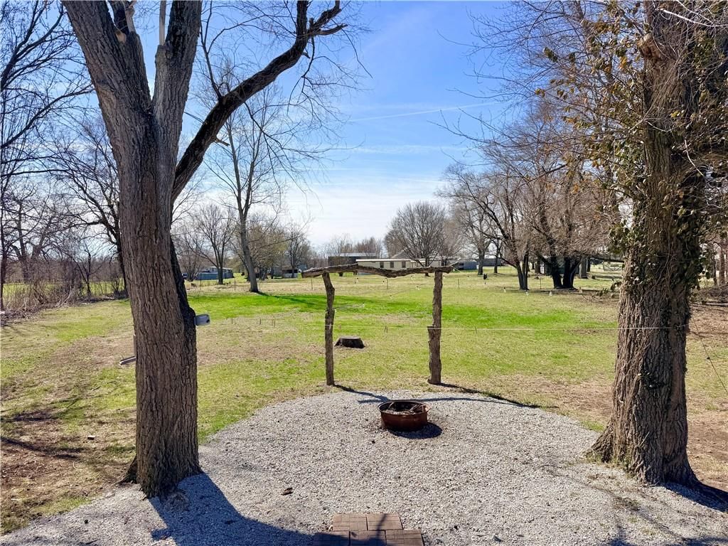 538 NW Church Street — photo 23