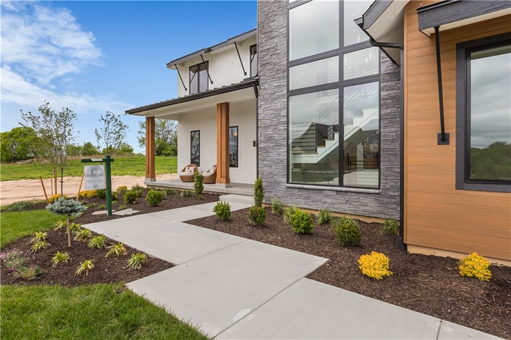 7470 NW Fawn Avenue — photo 8
