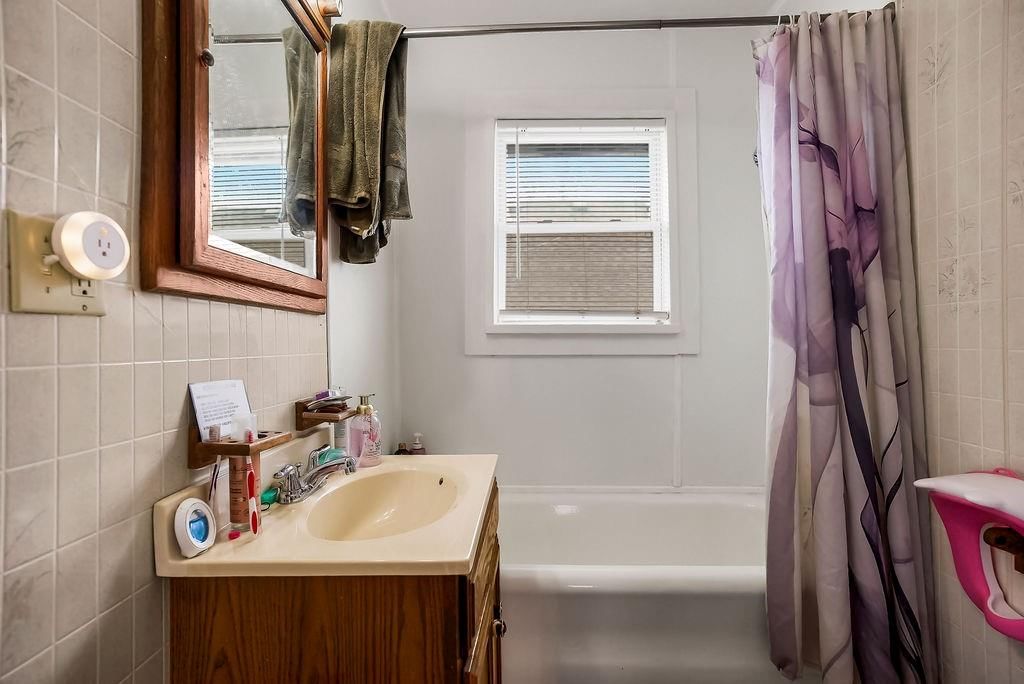 703 E Oak Street — photo 6