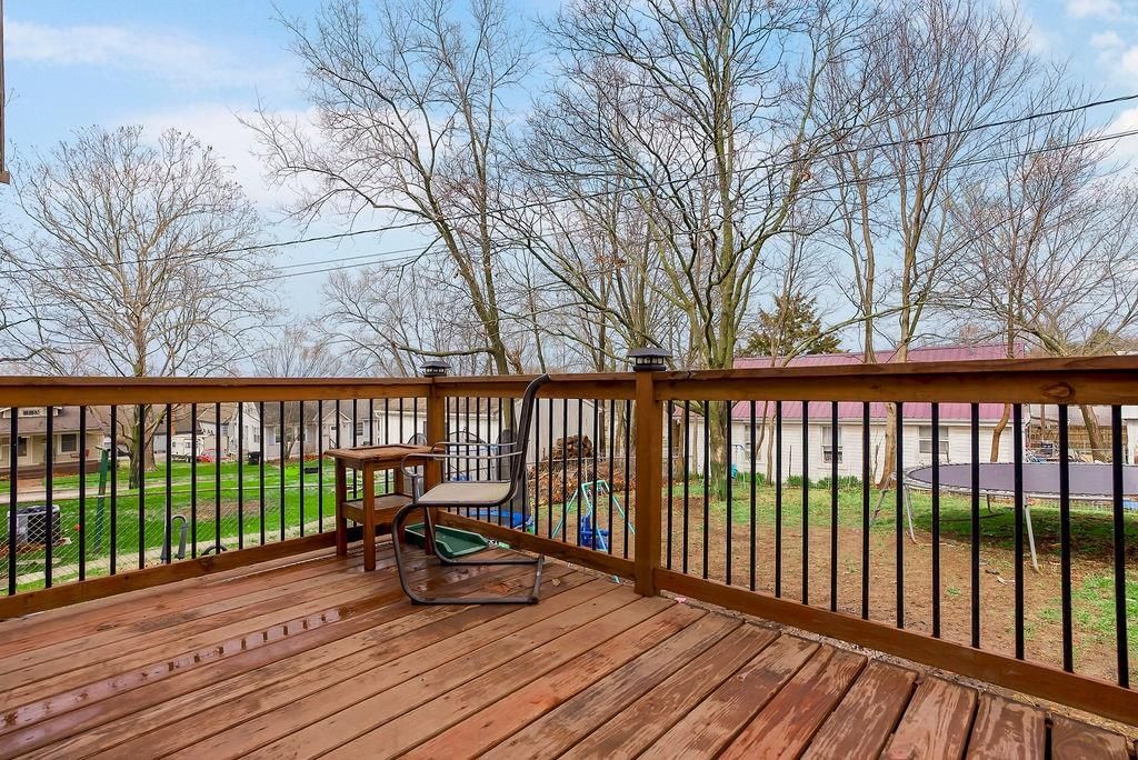 703 E Oak Street — photo 14