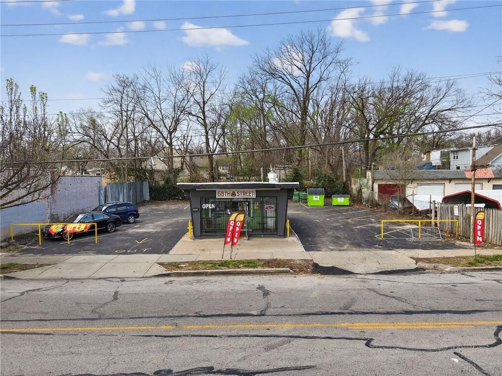6836 Prospect Avenue — photo 3