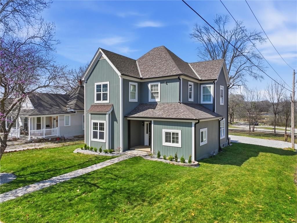 406 E Forest Street — photo 2