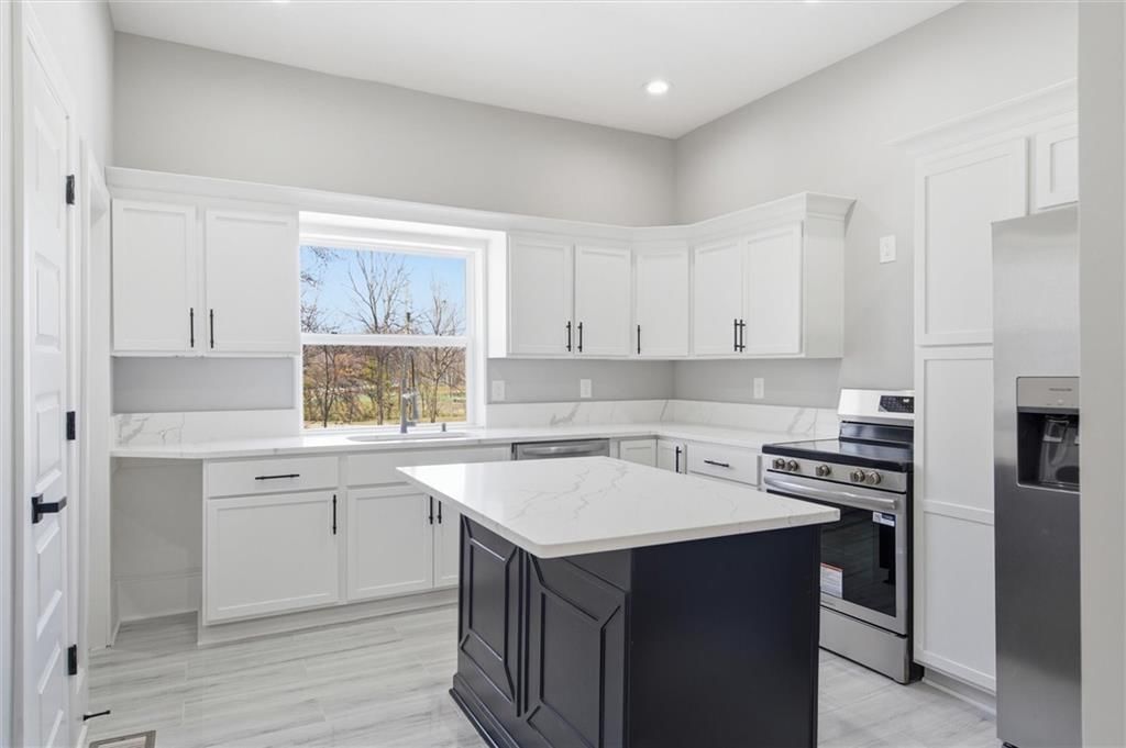 406 E Forest Street — photo 11