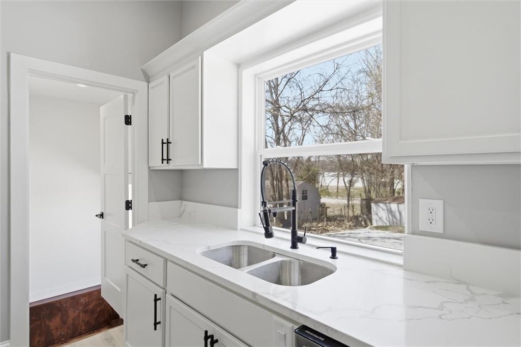 406 E Forest Street — photo 14