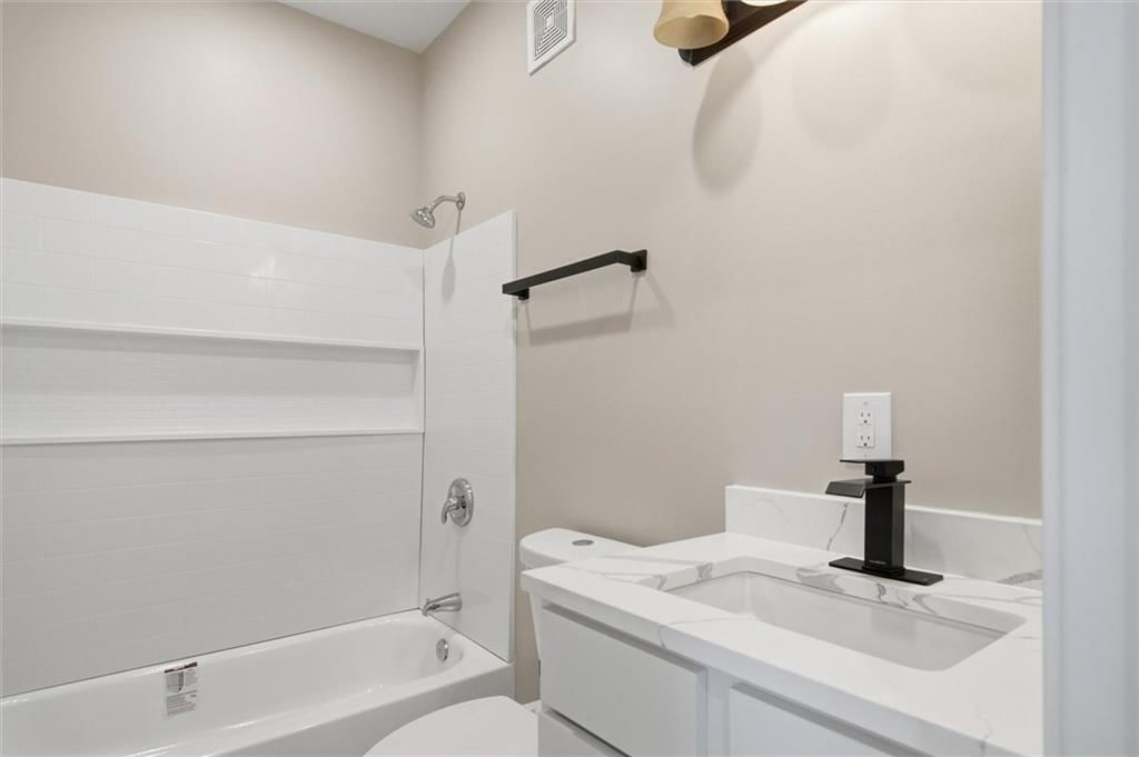 406 E Forest Street — photo 24