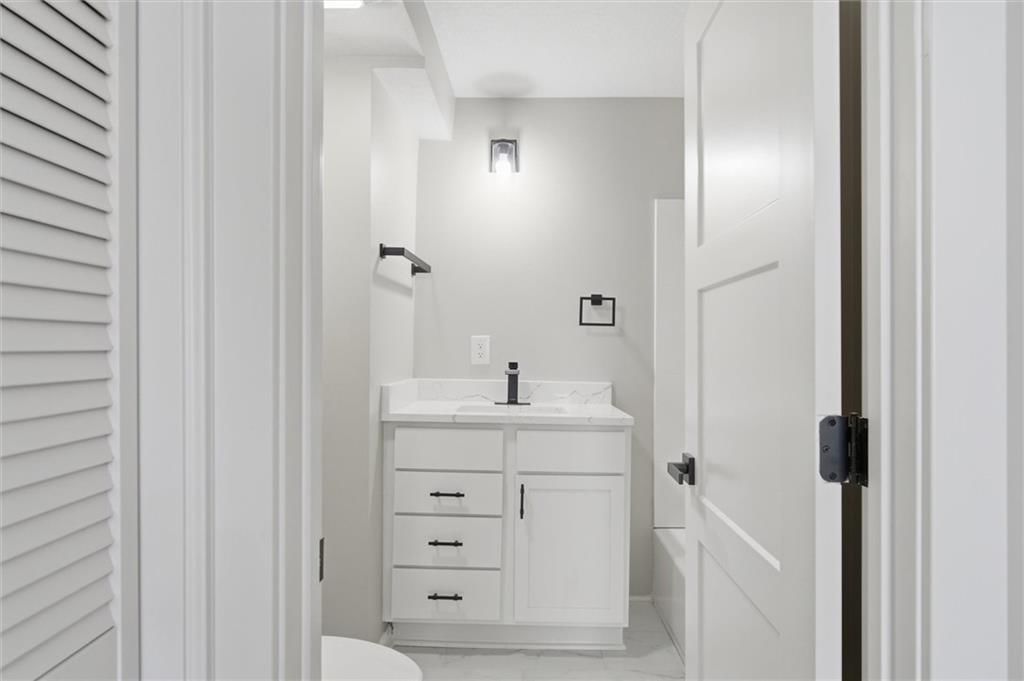 406 E Forest Street — photo 25