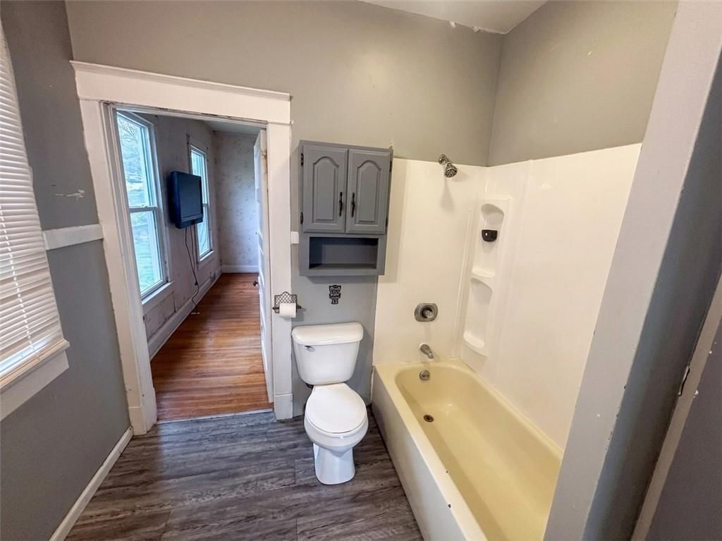 605 E Lexington Street — photo 15