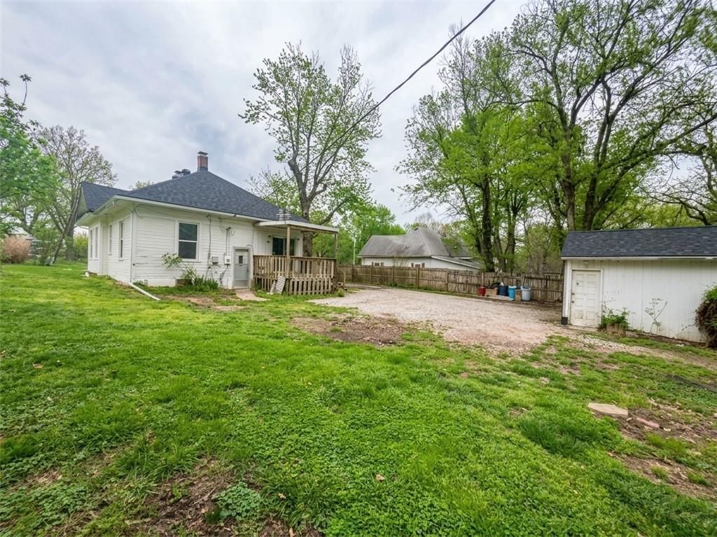 605 E Lexington Street — photo 20
