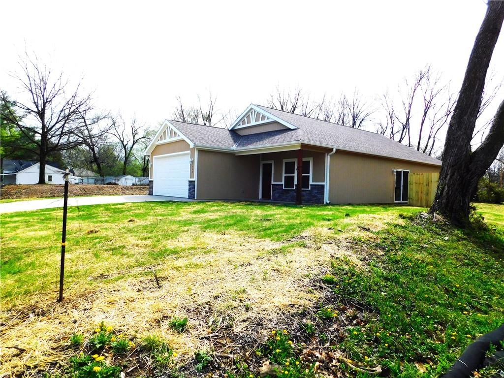 507 W 3rd Street, Holden, MO