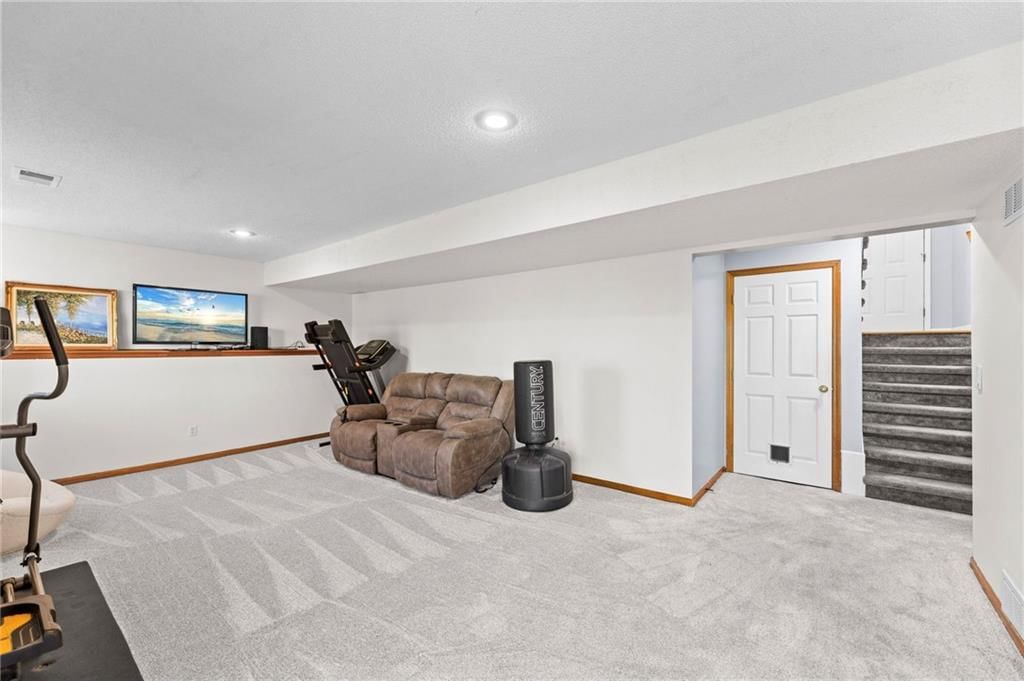 18970 W 163rd Terrace — photo 35