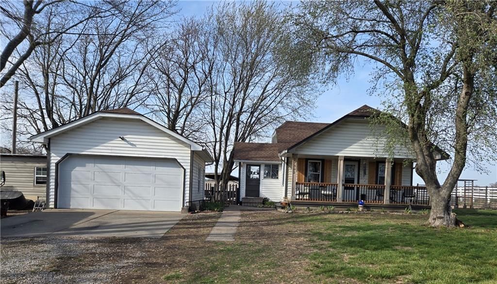 27302 E Herring Road, Greenwood, MO