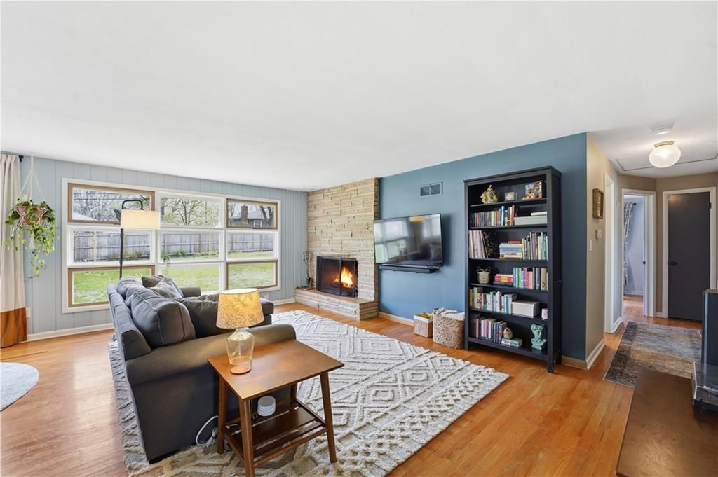 8221 Lamar Avenue — photo 2