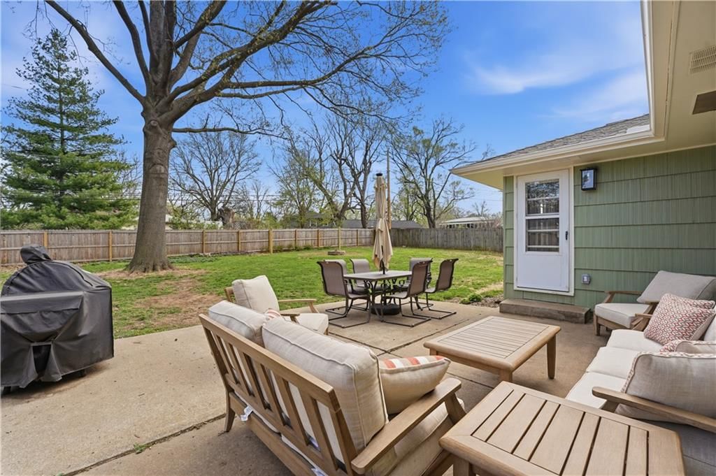 8221 Lamar Avenue — photo 23