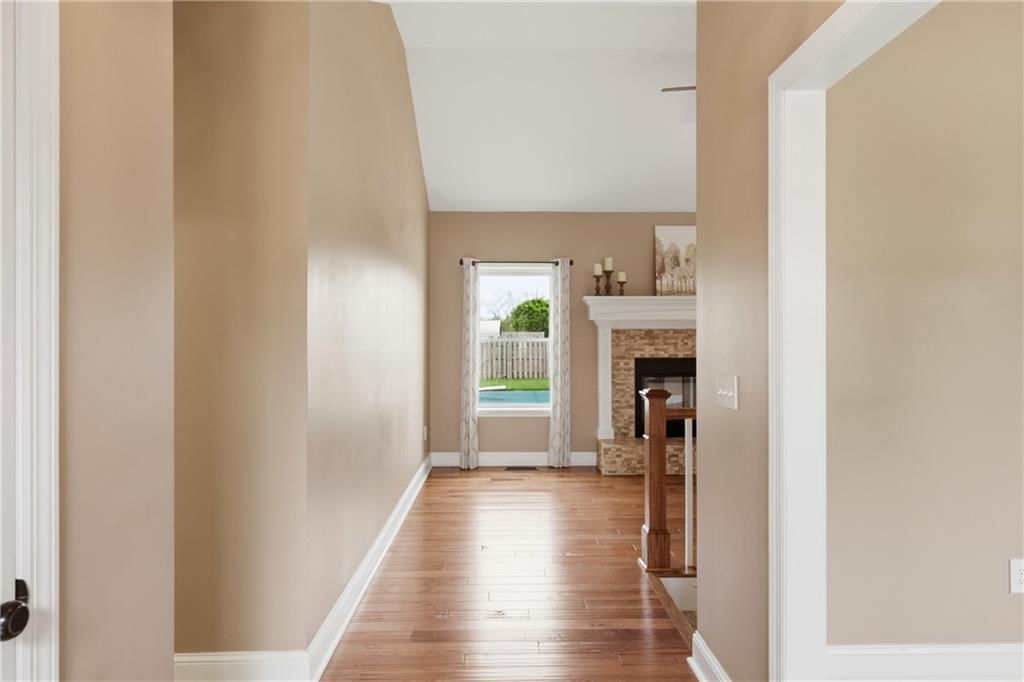 302 E Lawn Street — photo 4