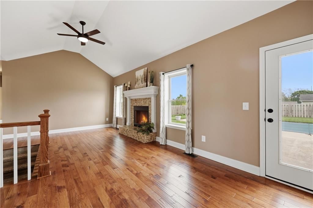 302 E Lawn Street — photo 8
