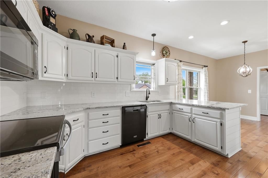 302 E Lawn Street — photo 13
