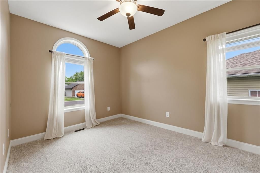 302 E Lawn Street — photo 20