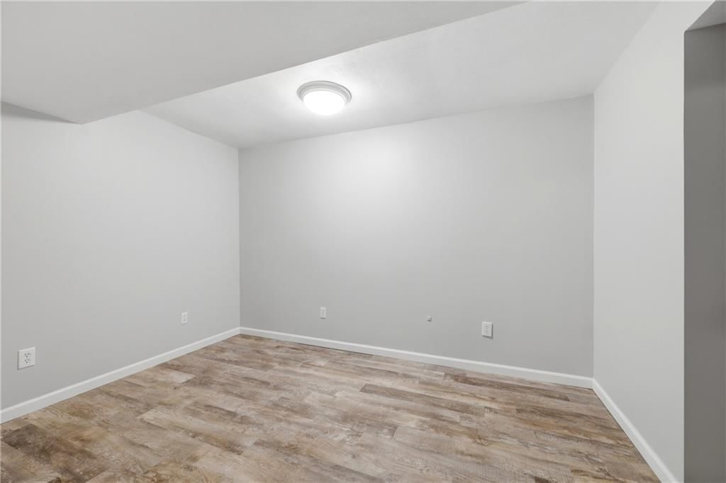 302 E Lawn Street — photo 32