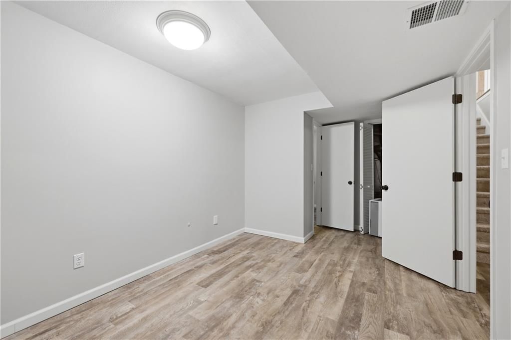 302 E Lawn Street — photo 33