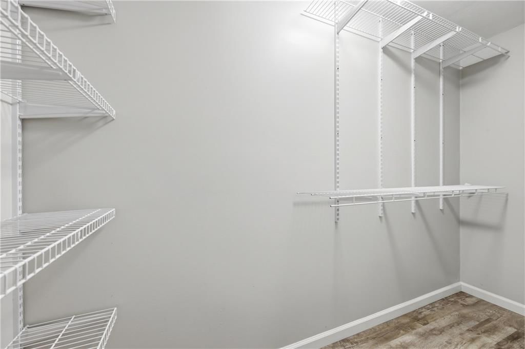 302 E Lawn Street — photo 34