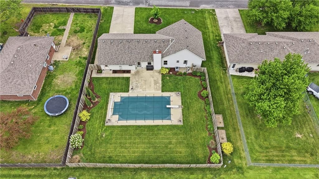 302 E Lawn Street — photo 36