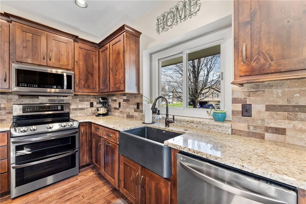348 SE Brownfield Drive — photo 11