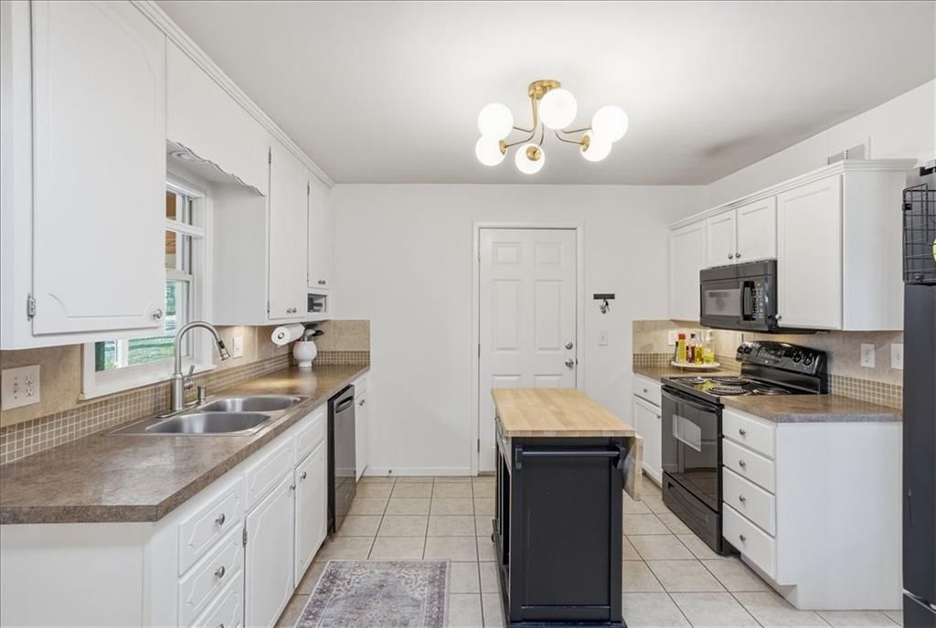 5517 W 70th Street — photo 7