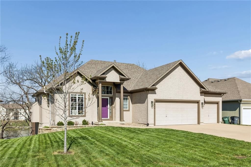 1642 N Hunter Drive — photo 2