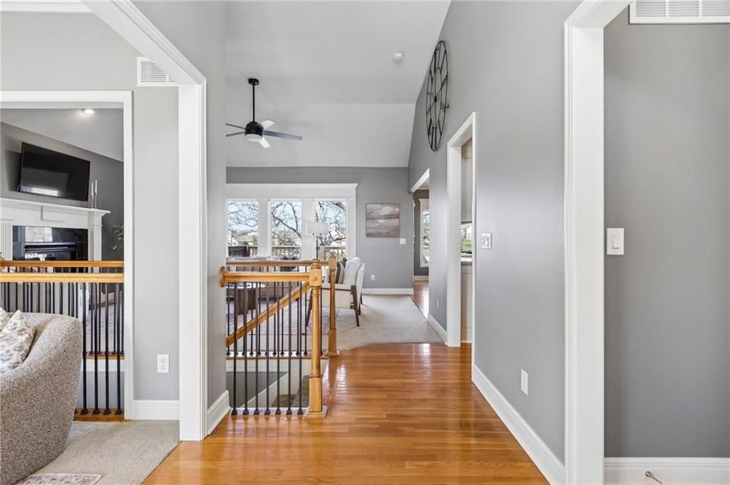 1642 N Hunter Drive — photo 4