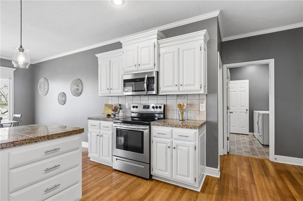 1642 N Hunter Drive — photo 10