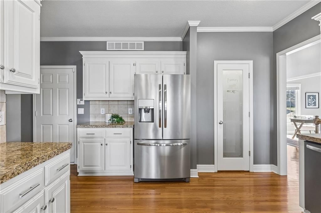 1642 N Hunter Drive — photo 12