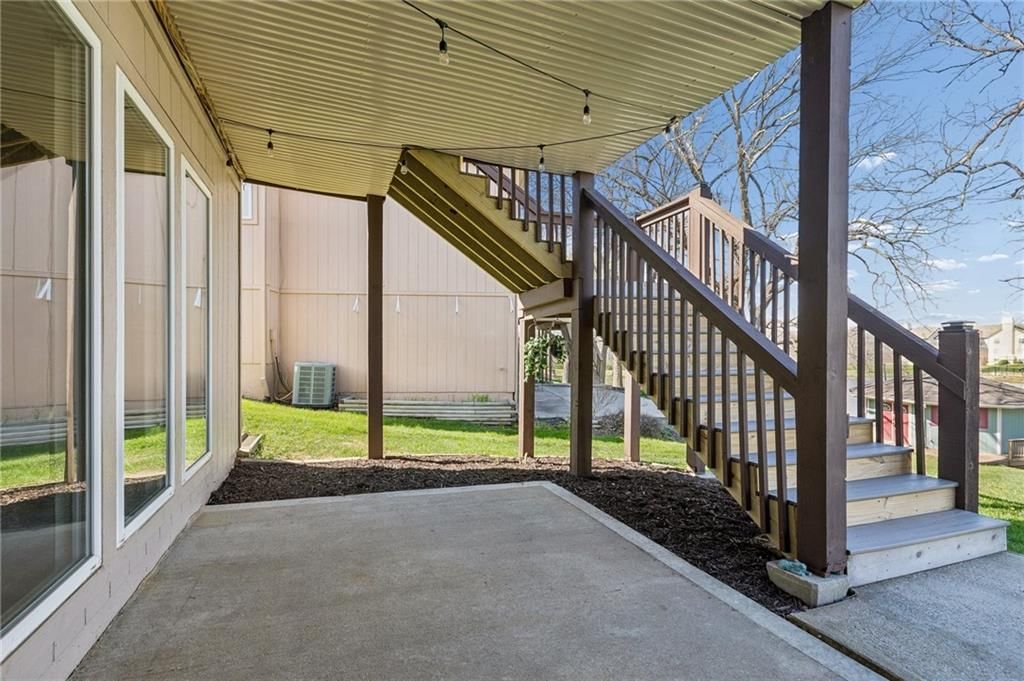 1642 N Hunter Drive — photo 32