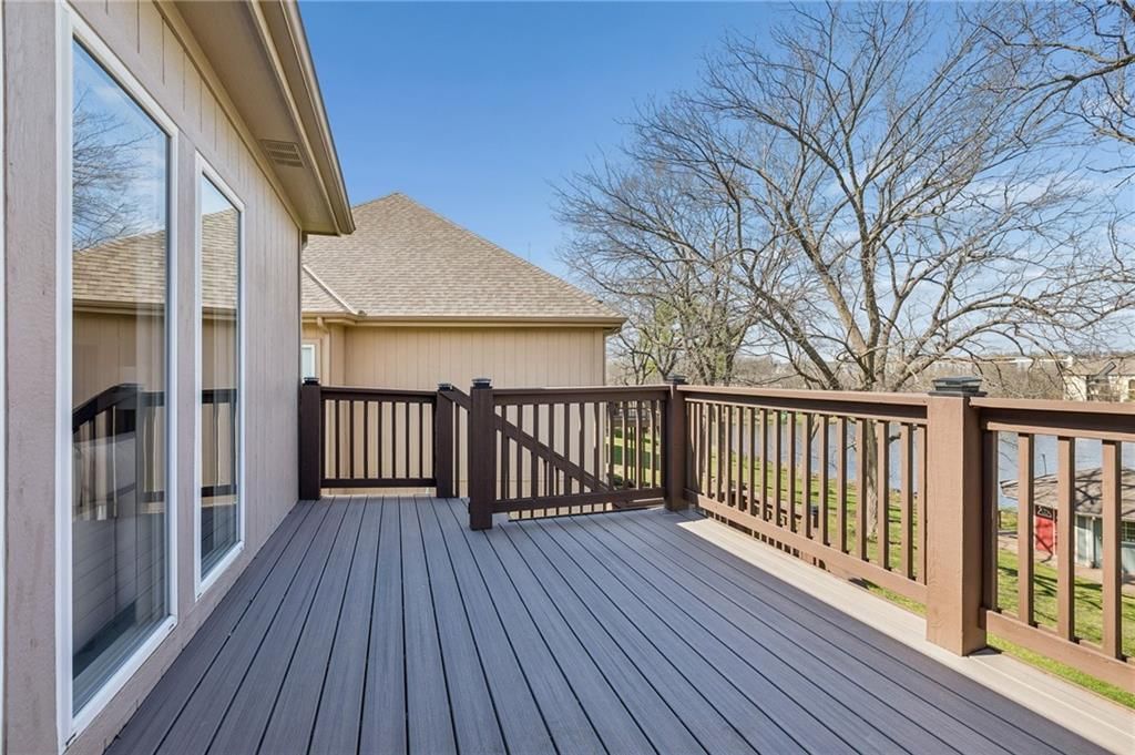 1642 N Hunter Drive — photo 33