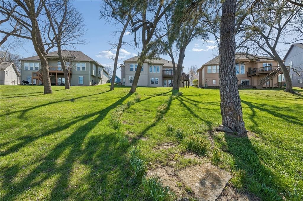 1642 N Hunter Drive — photo 37