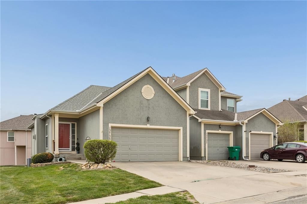 13735 Grove Avenue, Bonner Springs, KS