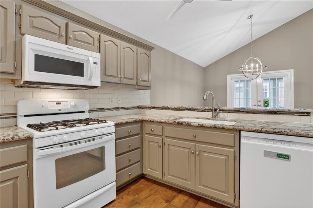 14232 W 151st Terrace — photo 7