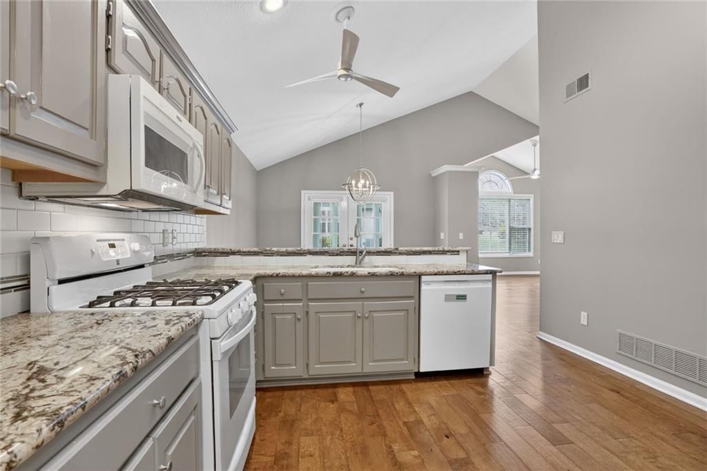 14232 W 151st Terrace — photo 8