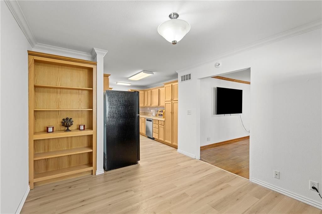 1327 S Mulberry Street — photo 7