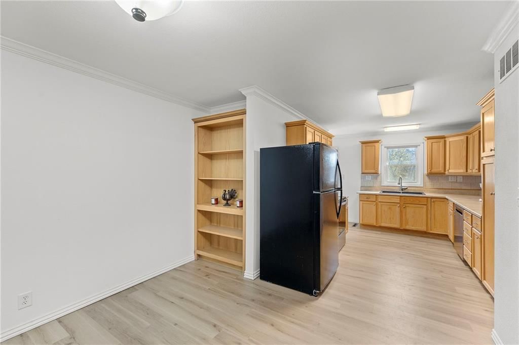 1327 S Mulberry Street — photo 14