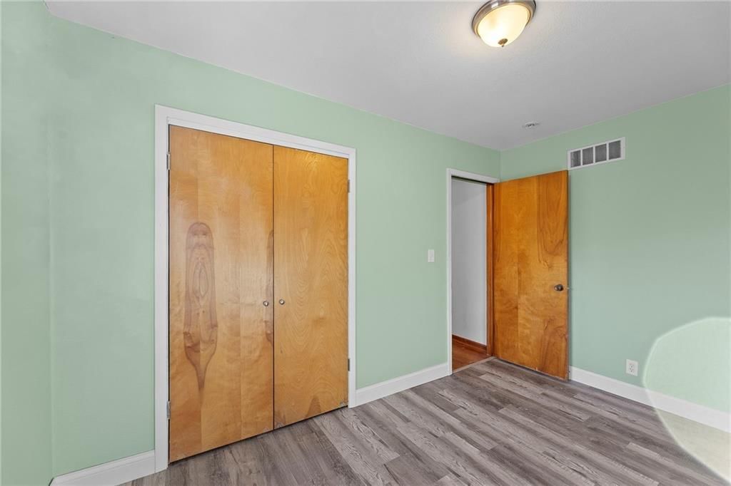 1327 S Mulberry Street — photo 22