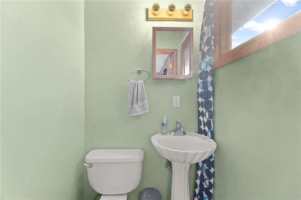 1327 S Mulberry Street — photo 35