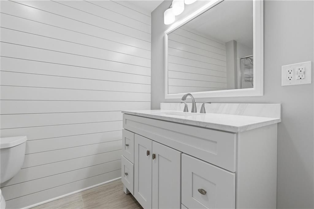 7401 NW Eastside Drive — photo 41