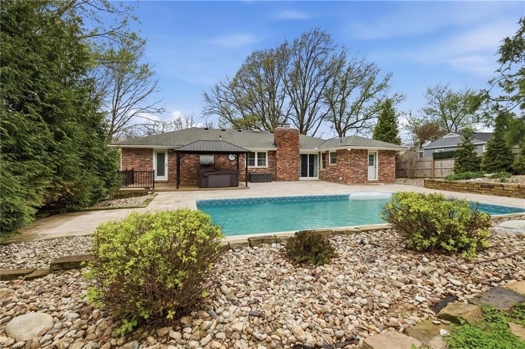 7401 NW Eastside Drive — photo 43