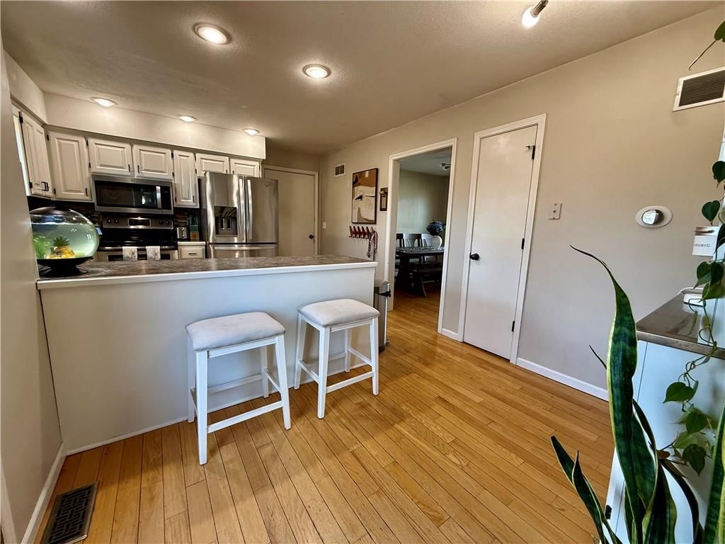 3905 W 8th Street — photo 9