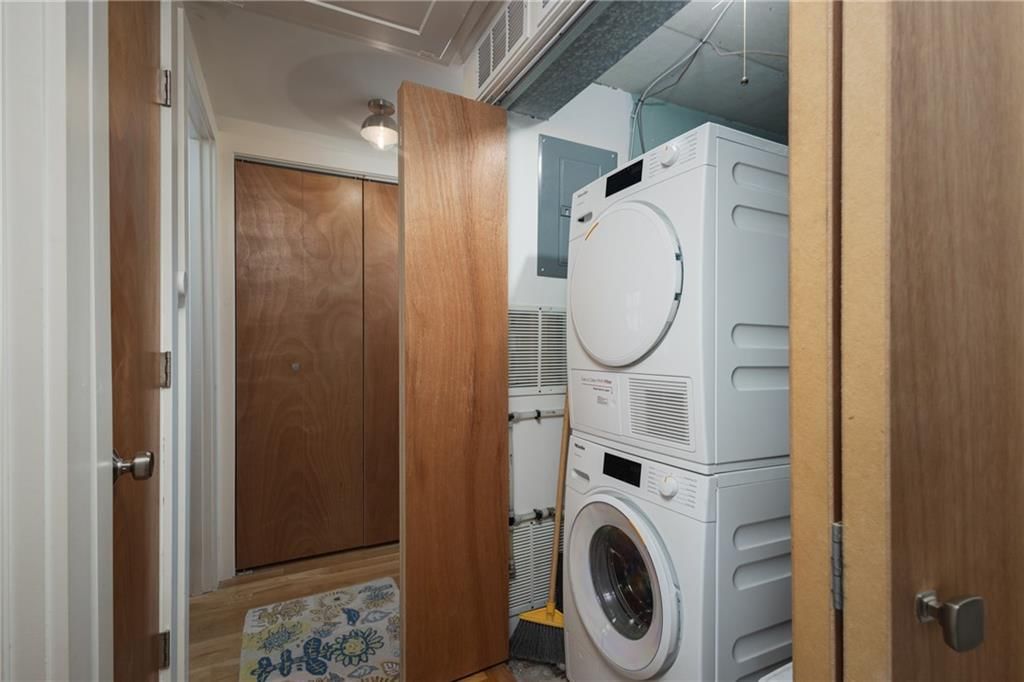 210 Park Avenue — photo 10