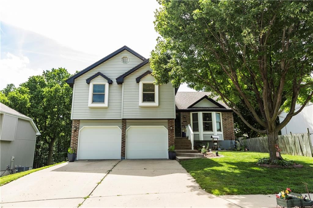 3220 S Bryn Mawr Drive — photo 2