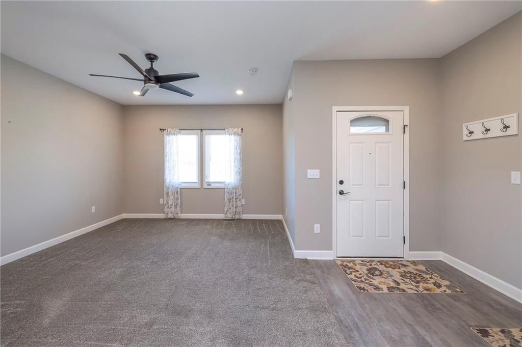 517 Village Lane — photo 4