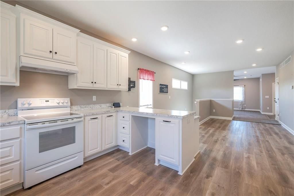 517 Village Lane — photo 15