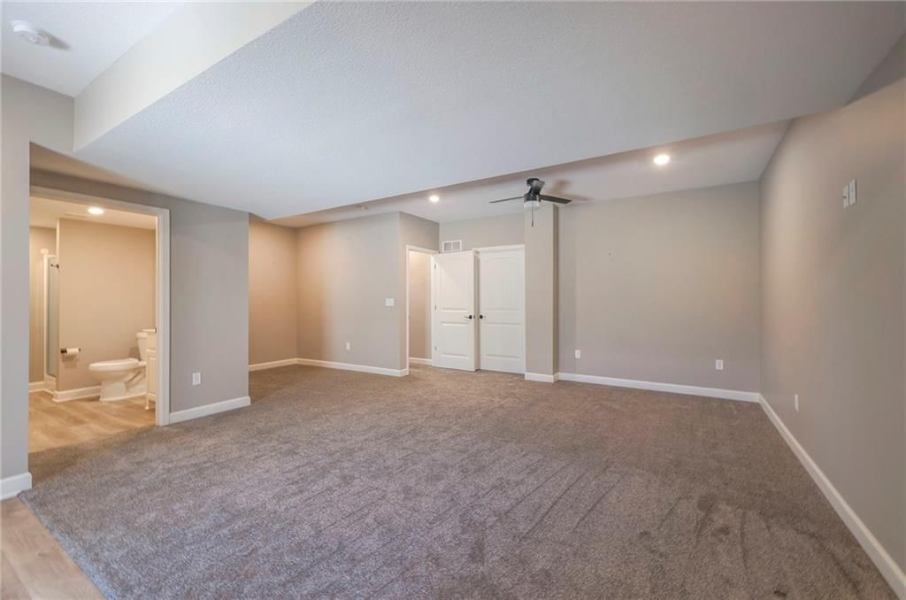 517 Village Lane — photo 32
