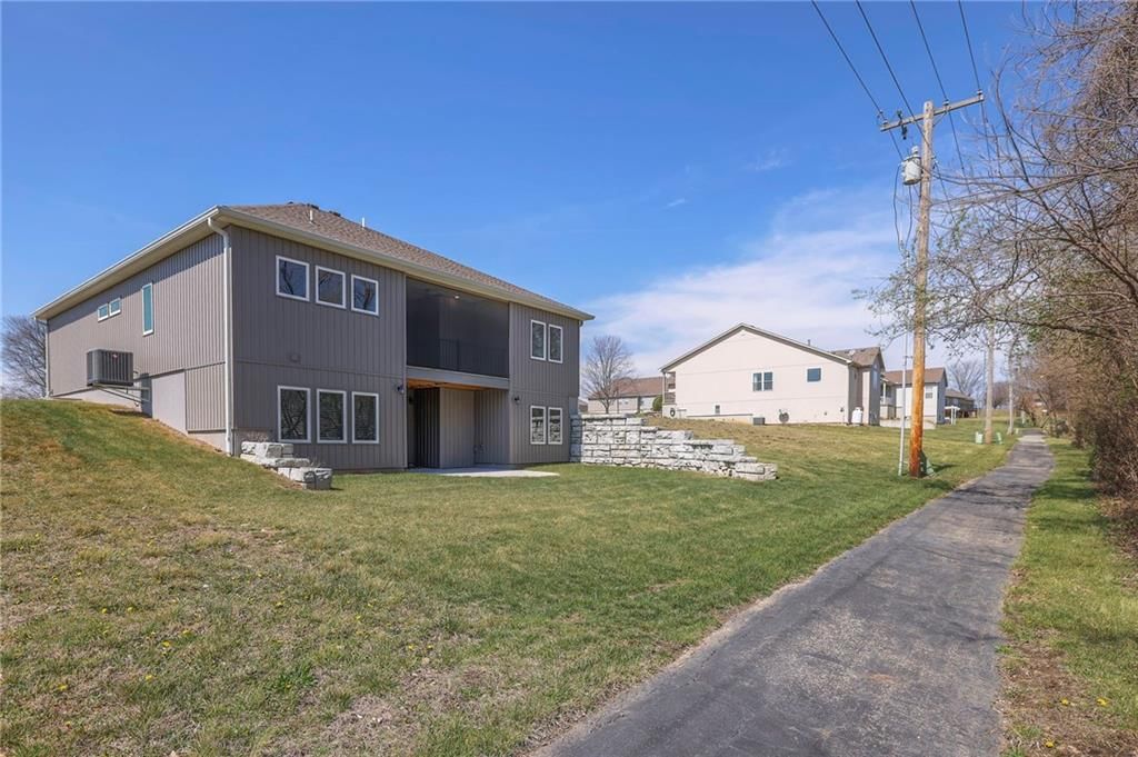 517 Village Lane — photo 39